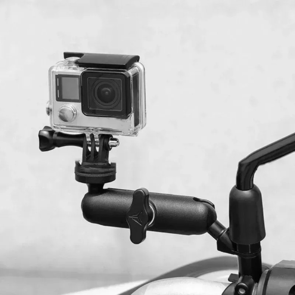 Uchwyt na kierownicę z lusterk – Insta360 Camera X4 recenzja i cena